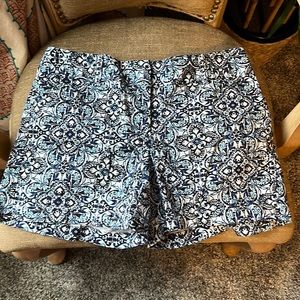 White House Black Market Blue Pattern Shorts, sz 4